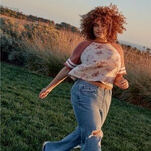 Torrid Festi Cropped Raglan Tee, Tea Stain Mauve Floral, Size 3X (22-24), NWT